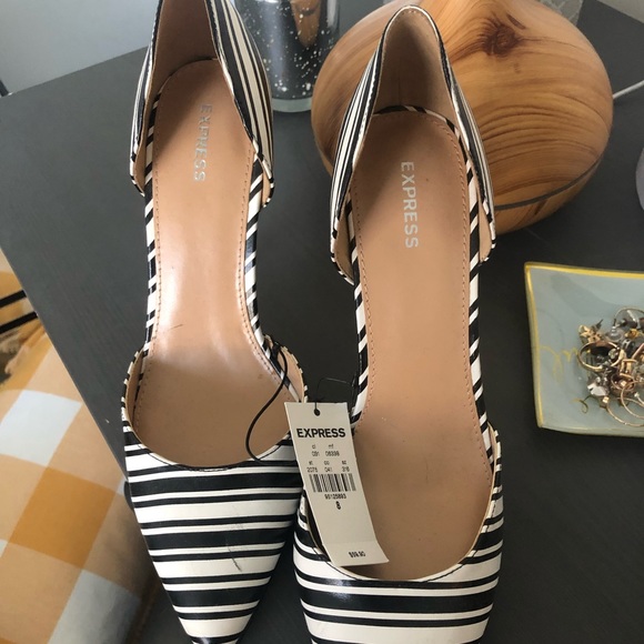 Express pointed heels - Picture 2 of 2